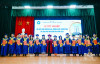 PGS.TS Nguyễn Quốc Tiến - Bí thư Đảng ủy, Chủ tịch Hội đồng trường, Trưởng Ban quản lý lưu học sinh trao bằng tốt nghiệp cho các lưu học sinh