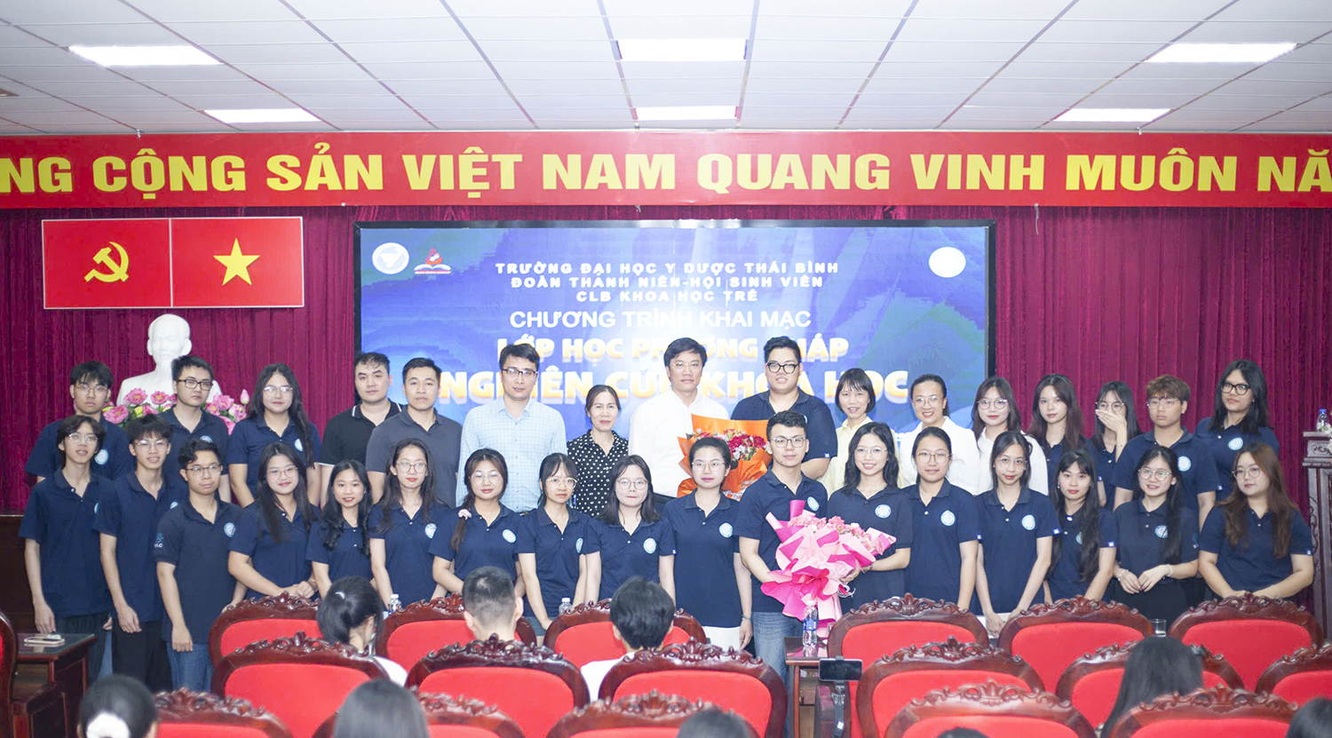 Khai mạc lớp phương pháp nghiên cứu khoa học cho sinh viên Trường Đại học Y Dược Thái Bình