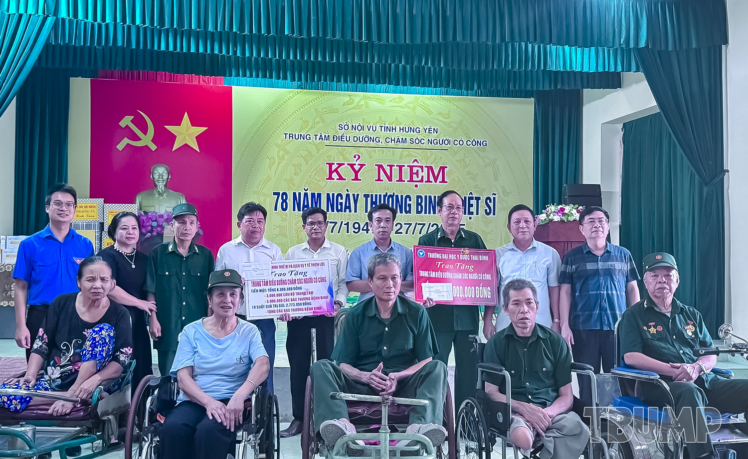 Lãnh đạo cùng các tổ chức chính trị - xã hội Nhà trường thăm và tặng quà các thương, bệnh binh tại Trung tâm điều dưỡng, chăm sóc người có công tỉnh Hưng Yên