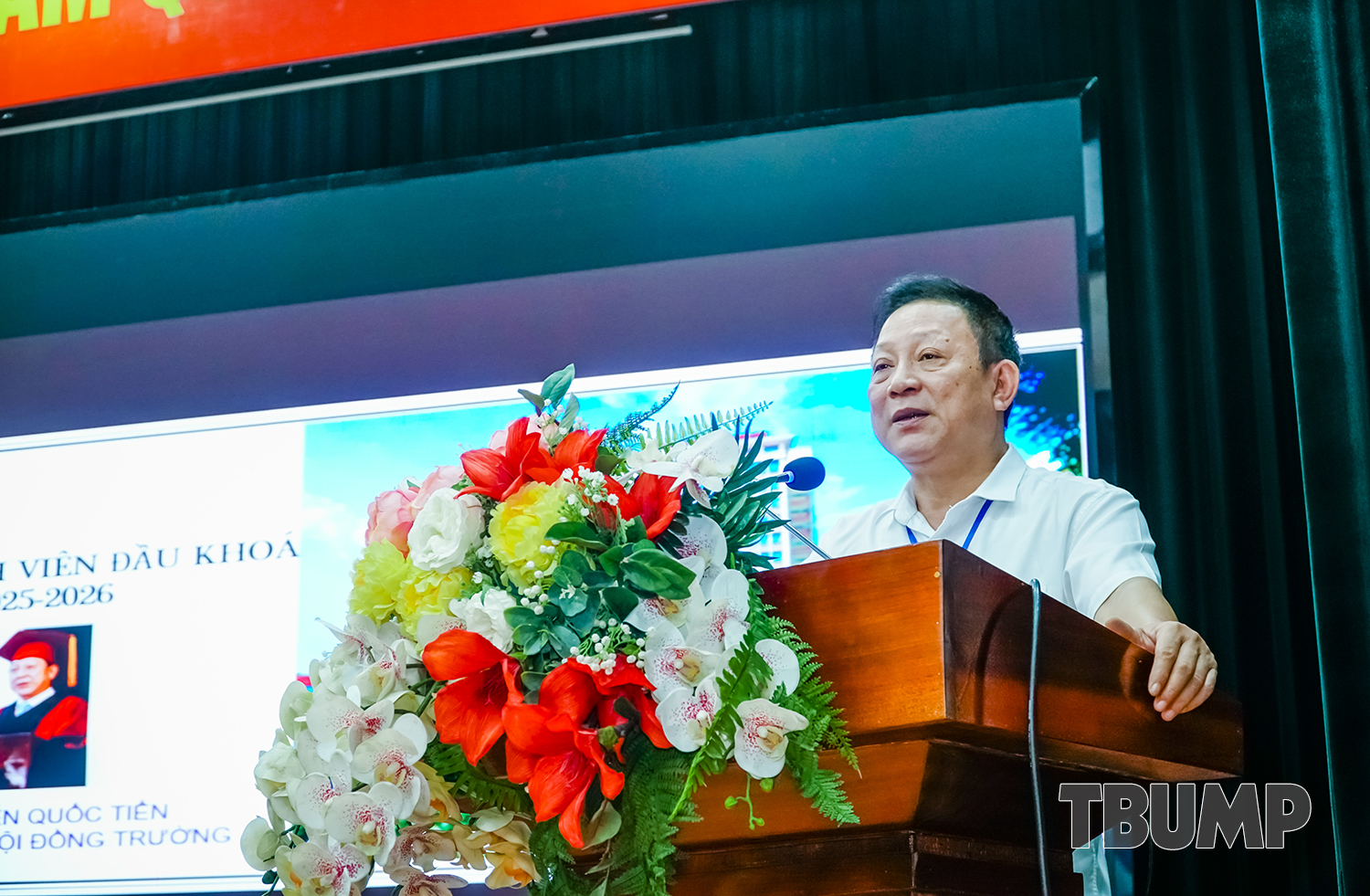 PGS.TS Nguyễn Quốc Tiến - Bí thư Đảng ủy, Chủ tịch Hội đồng trường quán triệt các Nghị quyết của Đảng tại Tuần sinh hoạt công dân sinh viên đầu khóa năm 2025