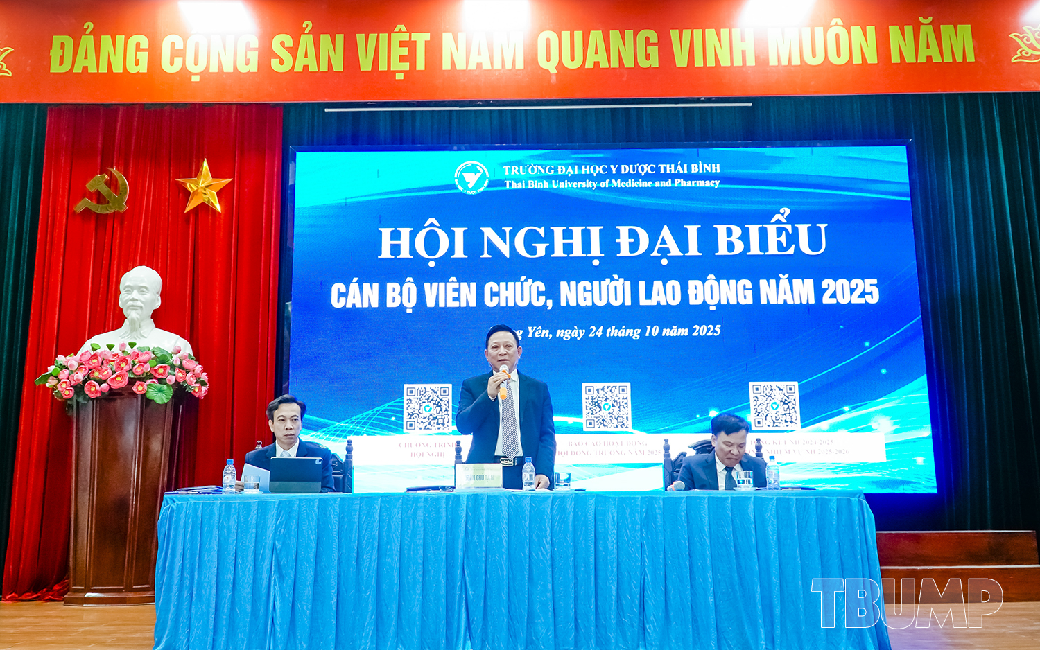 Đoàn Chủ tịch điều hành hội nghị