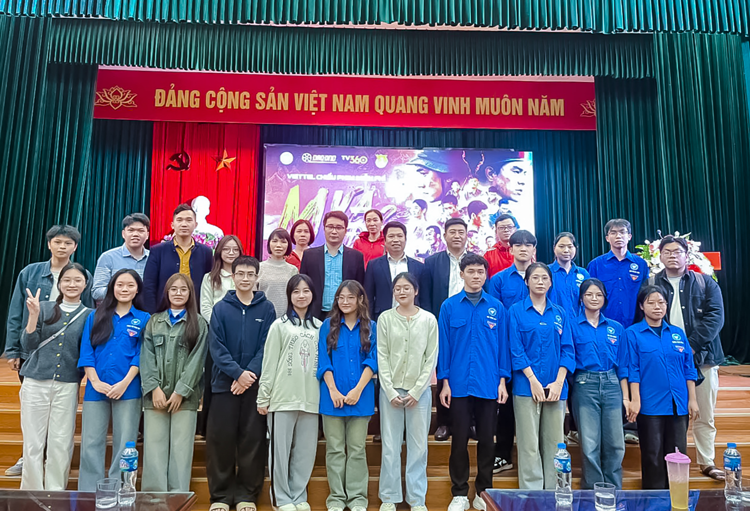 Tổ chức chiếu phim “Mưa đỏ” đến toàn thể viên chức, người lao động và đoàn viên, sinh viên Nhà trường