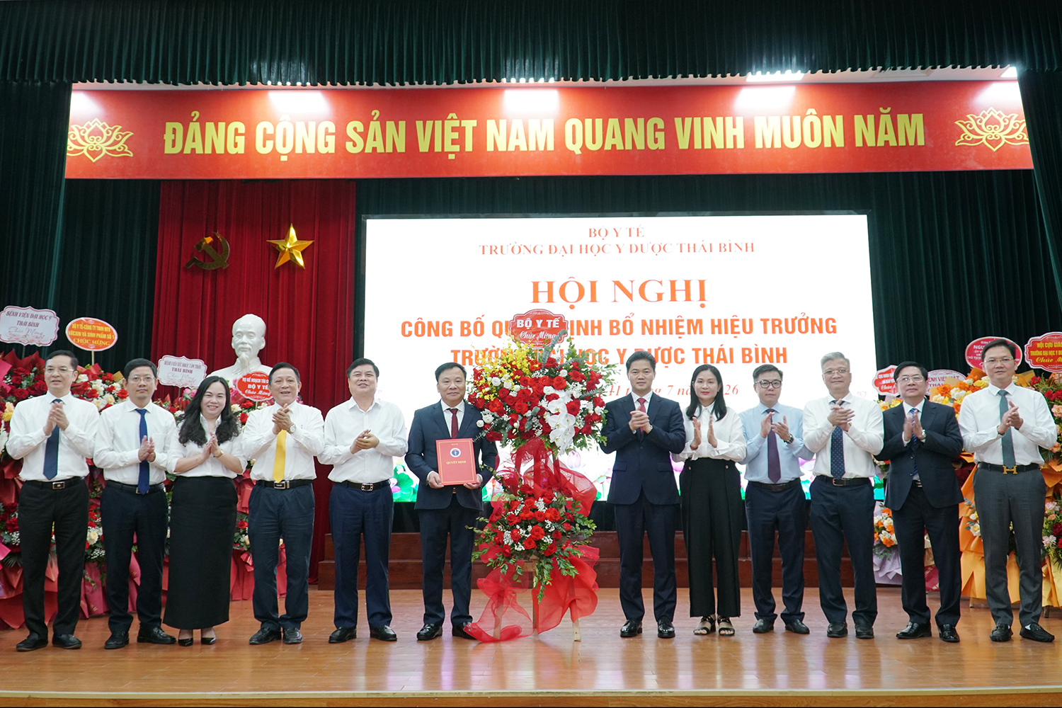 Lãnh đạo Bộ Y tế trao Quyết định bổ nhiệm Hiệu trưởng Trường Đại học Y Dược Thái Bình